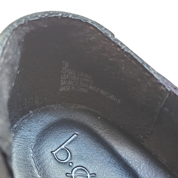 BOC‎ Born Concepts Ankle Booties Comet Womens 7M Leather Black Buckle Block Heel - Picture 4 of 16